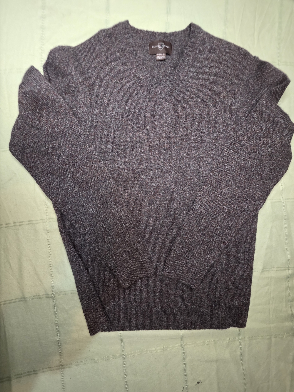 Black Brown 1826 Men’s Small Lambswool Blend V-Neck Sweater Heathered Purple